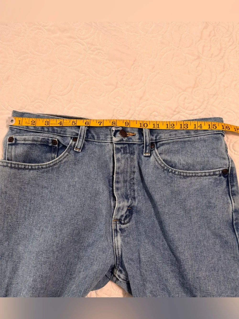 Wrangler Relaxed Light Wash Denim Jeans Size 32x30